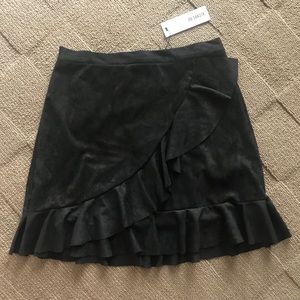NEW BB Dakota Suede Skirt | Size 4